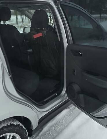 Серый Мерседес А класс, объемом двигателя 1.7 л и пробегом 122 тыс. км за 7200 $, фото 6 на Automoto.ua