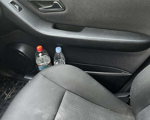 Серый Мерседес А класс, объемом двигателя 1.99 л и пробегом 234 тыс. км за 9500 $, фото 20 на Automoto.ua