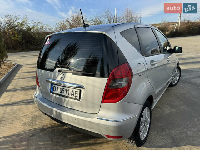 Сірий Мерседес А клас, об'ємом двигуна 1.99 л та пробігом 220 тис. км за 8599 $, фото 5 на Automoto.ua