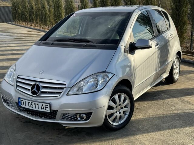 Серый Мерседес А класс, объемом двигателя 2 л и пробегом 200 тыс. км за 8700 $, фото 6 на Automoto.ua