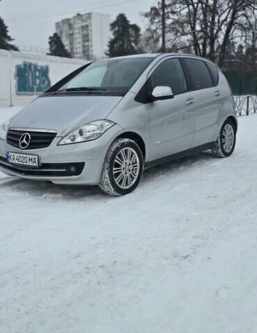 Серый Мерседес А класс, объемом двигателя 1.7 л и пробегом 122 тыс. км за 7200 $, фото 2 на Automoto.ua