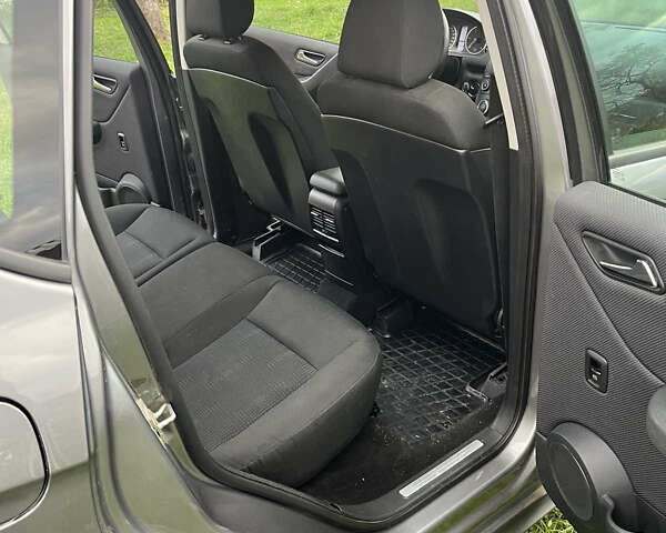 Серый Мерседес А класс, объемом двигателя 1.99 л и пробегом 234 тыс. км за 9500 $, фото 28 на Automoto.ua