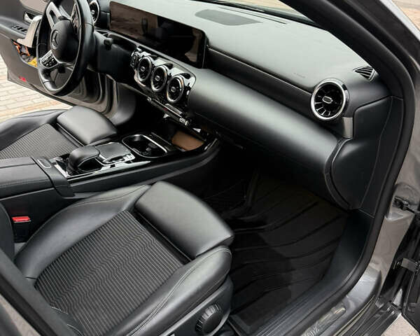 Сірий Мерседес А клас, об'ємом двигуна 1.46 л та пробігом 82 тис. км за 28000 $, фото 17 на Automoto.ua