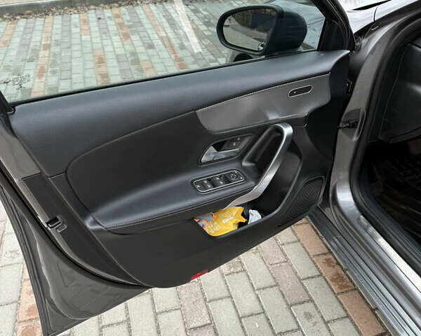Сірий Мерседес А клас, об'ємом двигуна 1.46 л та пробігом 82 тис. км за 28000 $, фото 9 на Automoto.ua
