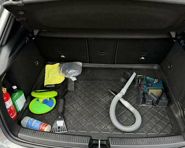 Сірий Мерседес А клас, об'ємом двигуна 1.46 л та пробігом 82 тис. км за 28000 $, фото 15 на Automoto.ua