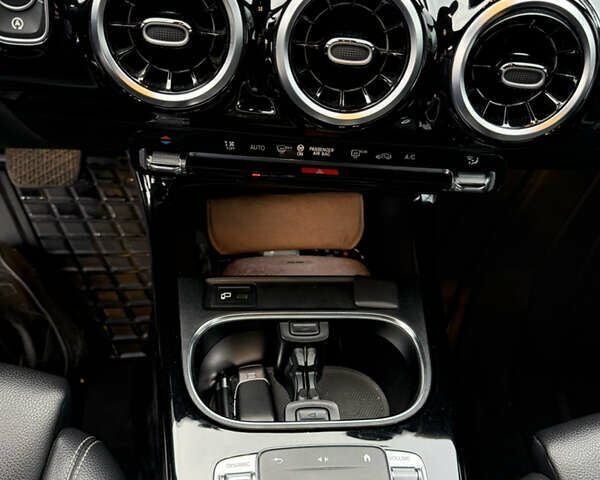 Сірий Мерседес А клас, об'ємом двигуна 1.46 л та пробігом 82 тис. км за 28000 $, фото 25 на Automoto.ua