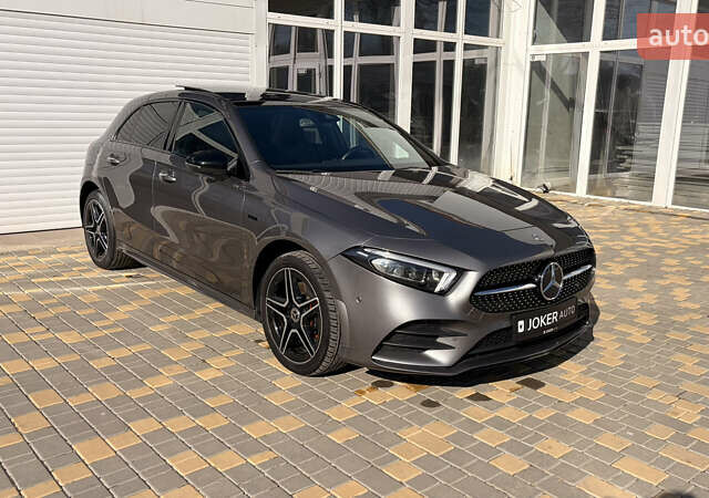 Сірий Мерседес А клас, об'ємом двигуна 1.33 л та пробігом 39 тис. км за 32900 $, фото 4 на Automoto.ua