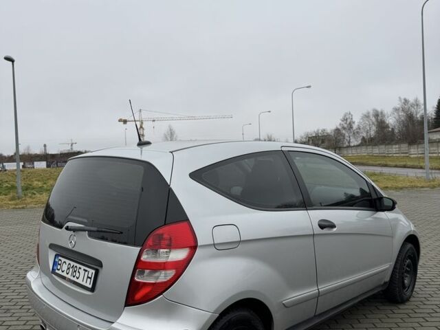 Серый Мерседес А класс, объемом двигателя 1.7 л и пробегом 212 тыс. км за 5700 $, фото 5 на Automoto.ua