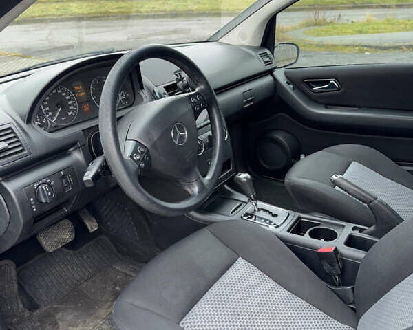 Сірий Мерседес А клас, об'ємом двигуна 1.7 л та пробігом 212 тис. км за 5700 $, фото 10 на Automoto.ua