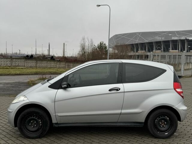 Серый Мерседес А класс, объемом двигателя 1.7 л и пробегом 212 тыс. км за 5700 $, фото 2 на Automoto.ua