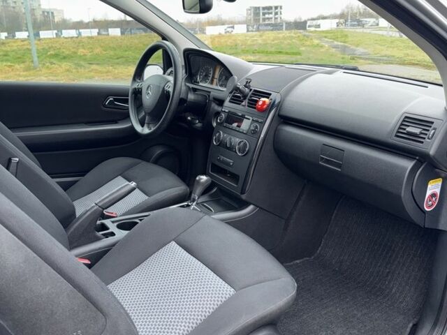 Серый Мерседес А класс, объемом двигателя 1.7 л и пробегом 212 тыс. км за 5700 $, фото 13 на Automoto.ua