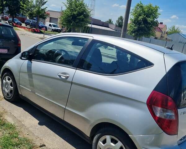 Серый Мерседес А класс, объемом двигателя 1.99 л и пробегом 220 тыс. км за 6000 $, фото 2 на Automoto.ua