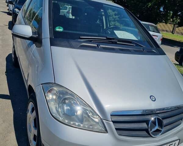 Серый Мерседес А класс, объемом двигателя 1.99 л и пробегом 220 тыс. км за 6000 $, фото 4 на Automoto.ua