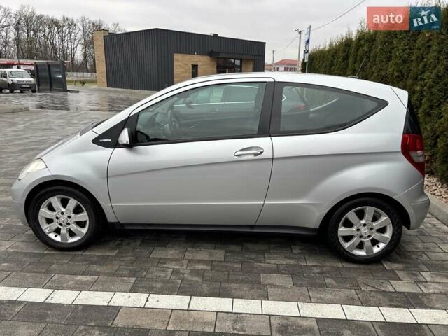 Серый Мерседес А класс, объемом двигателя 1.5 л и пробегом 170 тыс. км за 3950 $, фото 4 на Automoto.ua