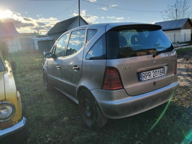 Мерседес А клас 1998 у Чернівцях на Automoto.ua Сірий Мерседес А клас, об'ємом двигуна 1 л та пробігом 200 тис. км за 936 $, фото 2 на Automoto.ua