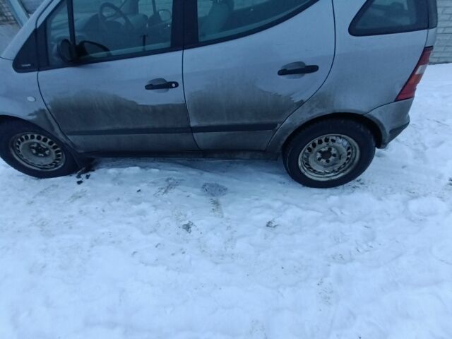 Серый Мерседес А класс, объемом двигателя 2 л и пробегом 300 тыс. км за 1600 $, фото 19 на Automoto.ua