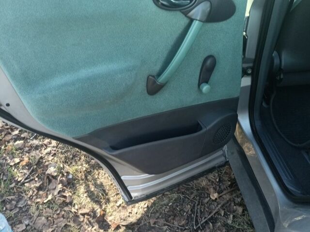 Серый Мерседес А класс, объемом двигателя 2 л и пробегом 300 тыс. км за 1600 $, фото 15 на Automoto.ua