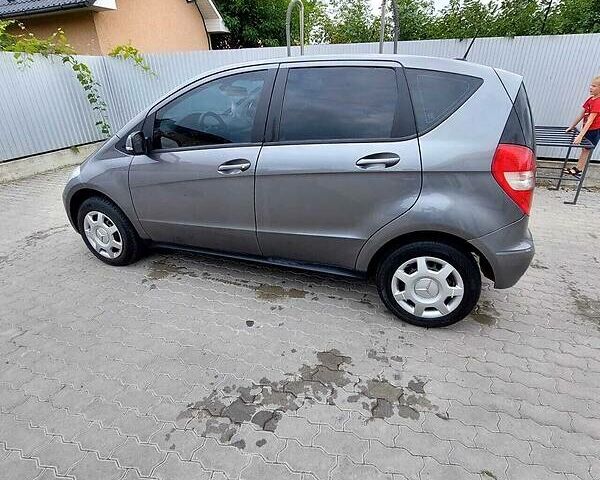 Сірий Мерседес А клас, об'ємом двигуна 2 л та пробігом 22 тис. км за 5300 $, фото 3 на Automoto.ua