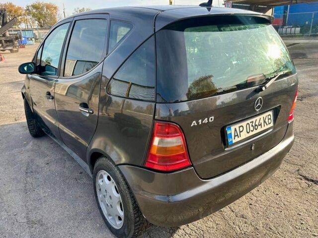 Серый Мерседес А класс, объемом двигателя 1.4 л и пробегом 280 тыс. км за 2500 $, фото 6 на Automoto.ua