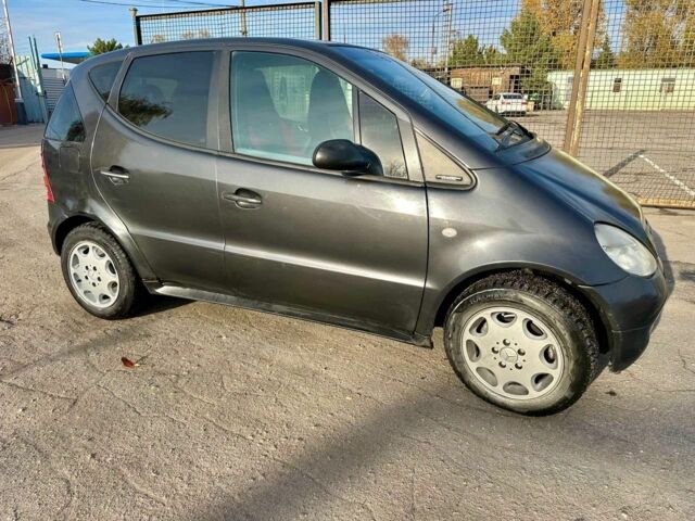 Серый Мерседес А класс, объемом двигателя 1.4 л и пробегом 280 тыс. км за 2500 $, фото 4 на Automoto.ua