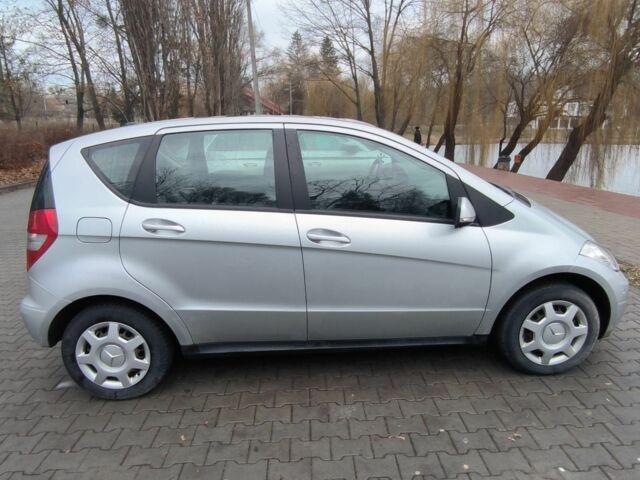Мерседес А клас 2009 у Чернівцях на Automoto.ua Сірий Мерседес А клас, об'ємом двигуна 2 л та пробігом 243 тис. км за 5900 $, фото 9 на Automoto.ua