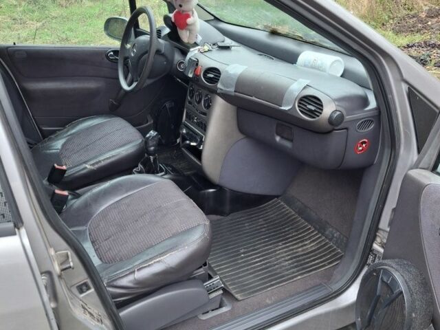 Серый Мерседес А класс, объемом двигателя 1.7 л и пробегом 243 тыс. км за 1299 $, фото 5 на Automoto.ua