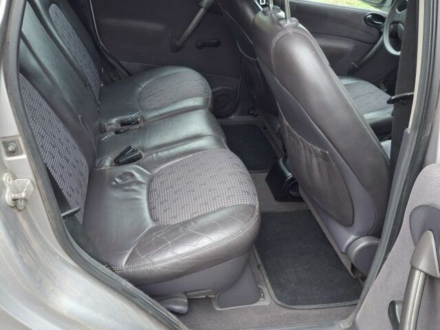 Серый Мерседес А класс, объемом двигателя 1.7 л и пробегом 243 тыс. км за 1299 $, фото 8 на Automoto.ua