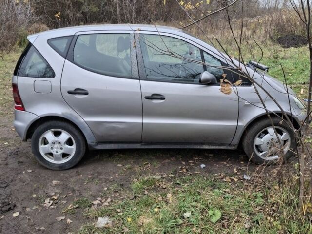 Серый Мерседес А класс, объемом двигателя 1.7 л и пробегом 243 тыс. км за 1299 $, фото 4 на Automoto.ua