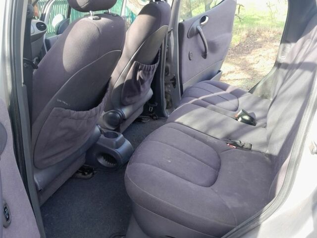 Серый Мерседес А класс, объемом двигателя 0 л и пробегом 318 тыс. км за 2500 $, фото 1 на Automoto.ua