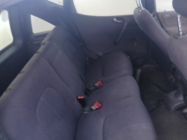 Серый Мерседес А класс, объемом двигателя 1.6 л и пробегом 320 тыс. км за 1037 $, фото 3 на Automoto.ua