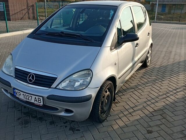 Серый Мерседес А класс, объемом двигателя 1.4 л и пробегом 300 тыс. км за 4050 $, фото 2 на Automoto.ua