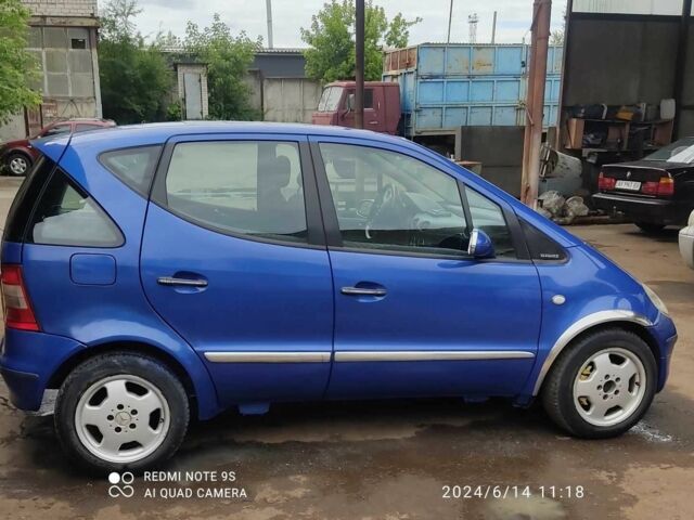 Синий Мерседес А класс, объемом двигателя 1.7 л и пробегом 1000 тыс. км за 2450 $, фото 1 на Automoto.ua