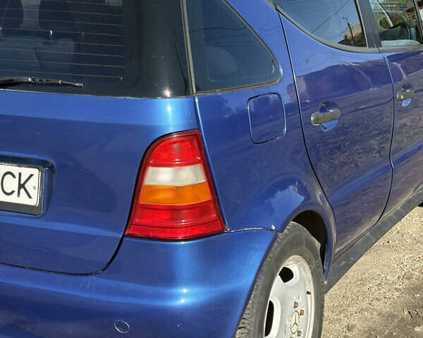 Синий Мерседес А класс, объемом двигателя 1.4 л и пробегом 327 тыс. км за 3500 $, фото 14 на Automoto.ua