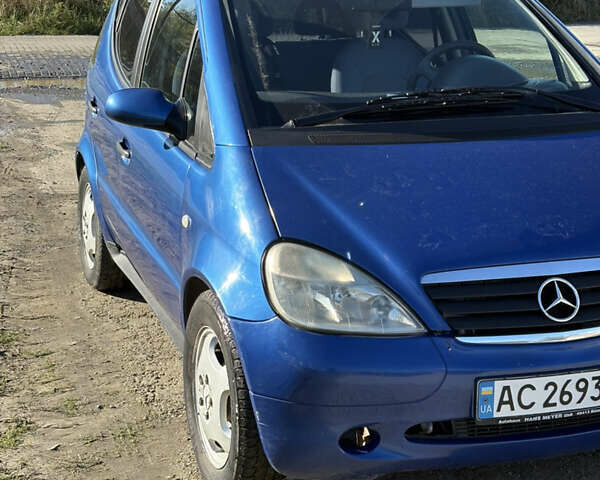 Синий Мерседес А класс, объемом двигателя 1.4 л и пробегом 327 тыс. км за 3500 $, фото 3 на Automoto.ua