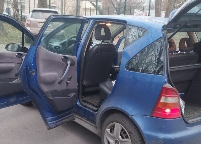 Синій Мерседес А клас, об'ємом двигуна 1.4 л та пробігом 230 тис. км за 2900 $, фото 7 на Automoto.ua