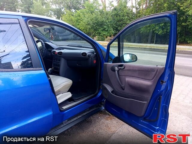 Синий Мерседес А класс, объемом двигателя 1.4 л и пробегом 225 тыс. км за 3200 $, фото 3 на Automoto.ua