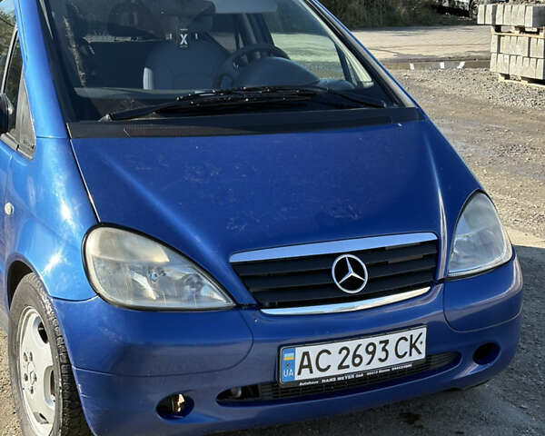 Синий Мерседес А класс, объемом двигателя 1.4 л и пробегом 327 тыс. км за 2700 $, фото 2 на Automoto.ua