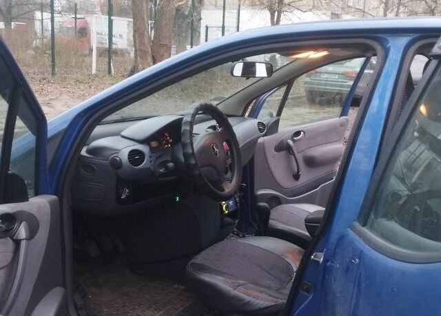 Синій Мерседес А клас, об'ємом двигуна 1.4 л та пробігом 230 тис. км за 2900 $, фото 5 на Automoto.ua