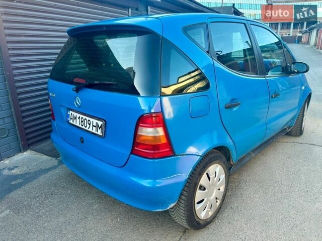 Синій Мерседес А клас, об'ємом двигуна 1.6 л та пробігом 304 тис. км за 1998 $, фото 4 на Automoto.ua