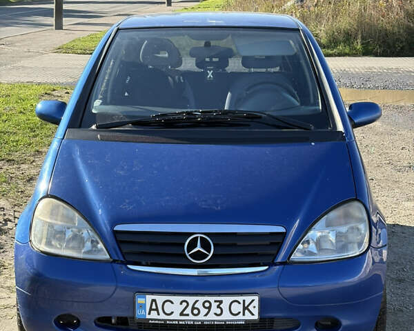 Синий Мерседес А класс, объемом двигателя 1.4 л и пробегом 327 тыс. км за 3500 $, фото 1 на Automoto.ua