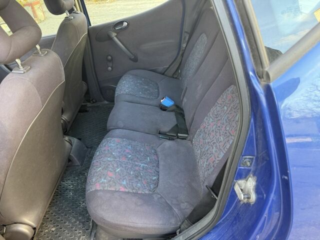 Синий Мерседес А класс, объемом двигателя 1.7 л и пробегом 300 тыс. км за 700 $, фото 6 на Automoto.ua