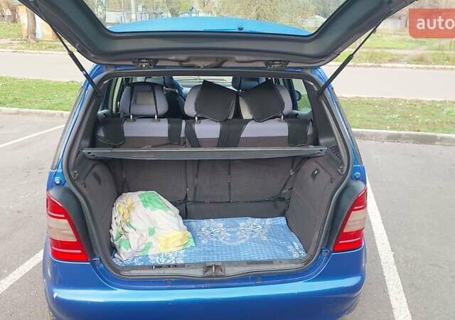 Синій Мерседес А клас, об'ємом двигуна 1.6 л та пробігом 200 тис. км за 3600 $, фото 13 на Automoto.ua