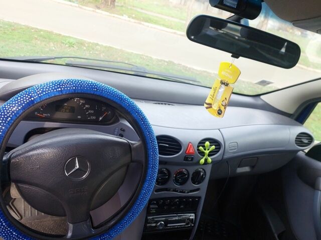 Синий Мерседес А класс, объемом двигателя 1.6 л и пробегом 200 тыс. км за 3600 $, фото 8 на Automoto.ua