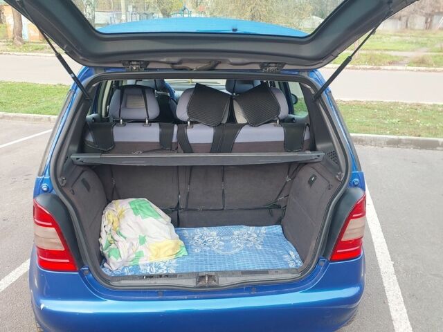 Синий Мерседес А класс, объемом двигателя 1.6 л и пробегом 200 тыс. км за 3600 $, фото 13 на Automoto.ua