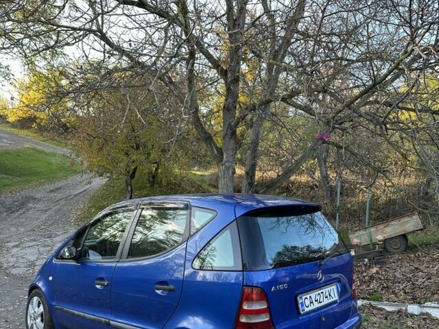 Мерседес А класс 1999 в Звенигородка на Automoto.ua Синий Мерседес А класс, объемом двигателя 1.9 л и пробегом 280 тыс. км за 2550 $, фото 3 на Automoto.ua