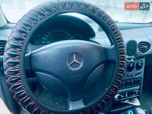 Синий Мерседес А класс, объемом двигателя 1.7 л и пробегом 288 тыс. км за 3800 $, фото 2 на Automoto.ua