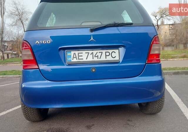 Синій Мерседес А клас, об'ємом двигуна 1.6 л та пробігом 200 тис. км за 3600 $, фото 14 на Automoto.ua