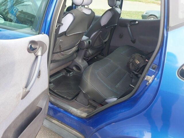 Синий Мерседес А класс, объемом двигателя 1.6 л и пробегом 200 тыс. км за 3600 $, фото 11 на Automoto.ua