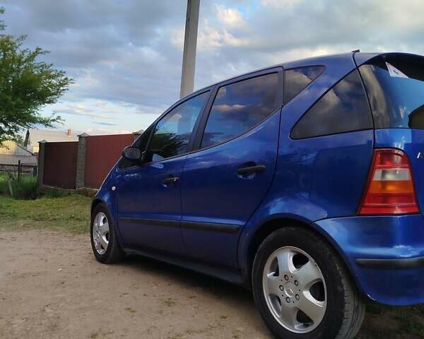 Мерседес А класс 1999 в Долине на Automoto.ua Синий Мерседес А класс, объемом двигателя 1.4 л и пробегом 292 тыс. км за 3000 $, фото 3 на Automoto.ua