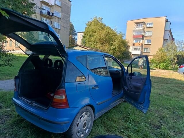 Синій Мерседес А клас, об'ємом двигуна 1.7 л та пробігом 338 тис. км за 2700 $, фото 3 на Automoto.ua